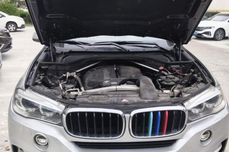 Used BMW X5 2014 xDrive35i Luxury Edition Engine Bay