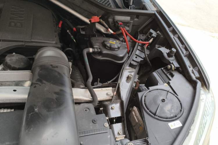 Used BMW X5 2014 xDrive35i Elegant Edition Engine Bay Left