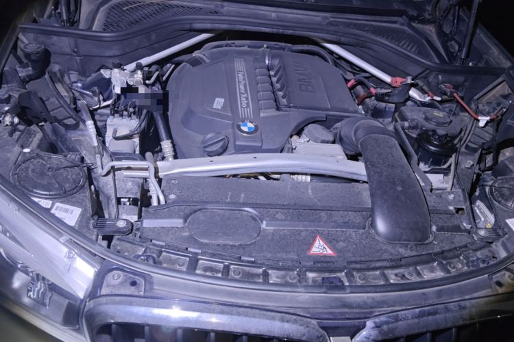 Used BMW X5 2014 xDrive35i Leading Model Engine Bay