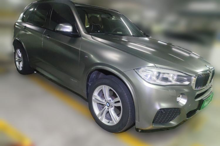Used BMW X5 2014 xDrive35i Luxury Edition Front Right 45 Deg