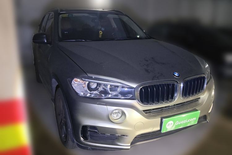 Used BMW X5 2014 xDrive35i Leading Model Front Right 45 Deg