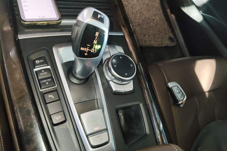 Used BMW X5 2014 xDrive35i Elegant Edition Gear Lever