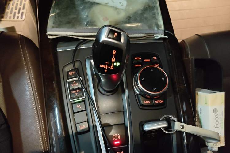 Used BMW X5 2014 xDrive35i Elegant Edition Gear Lever