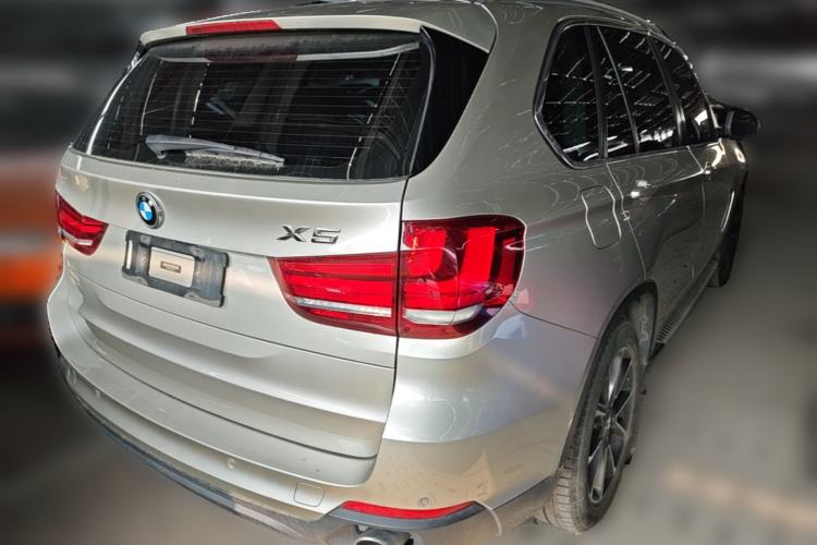 Used BMW X5 2014 xDrive35i Leading Model Rear Right 45 Deg
