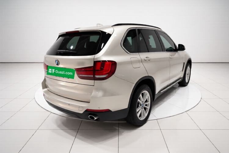 Used BMW X5 2014 xDrive35i Elegant Edition Rear Right 45 Deg