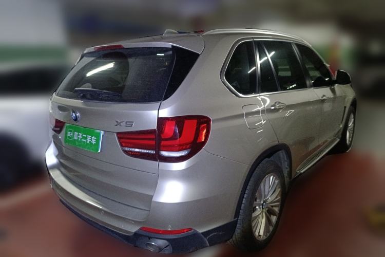 Used BMW X5 2014 xDrive35i Luxury Edition Rear Right 45 Deg