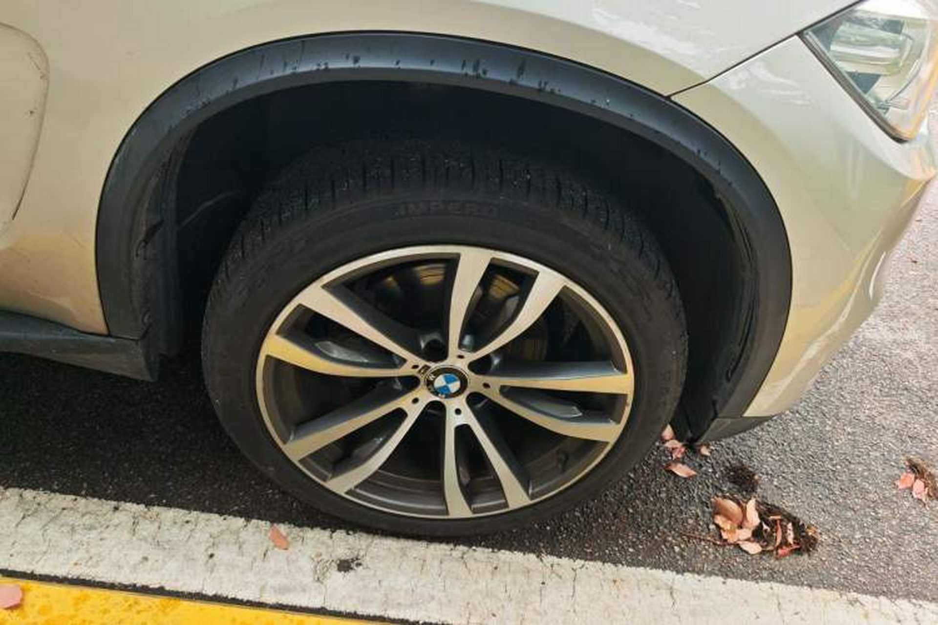 Used BMW X5 2014 xDrive35i Elegant Edition Right Front Wheel Hub