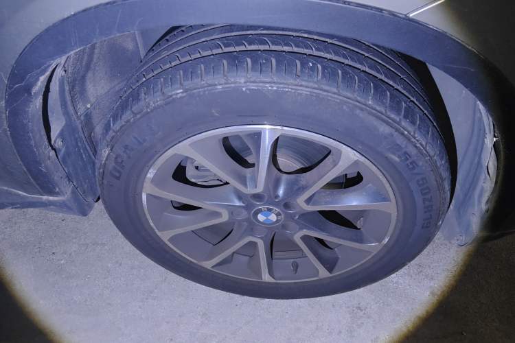 Used BMW X5 2014 xDrive35i Leading Model Right Front Wheel Hub