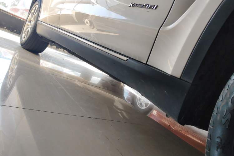 Used BMW X5 2014 xDrive35i Elegant Edition Right Side Sill