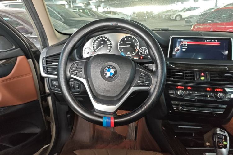 Used BMW X5 2014 xDrive35i Leading Model Steering Wheel