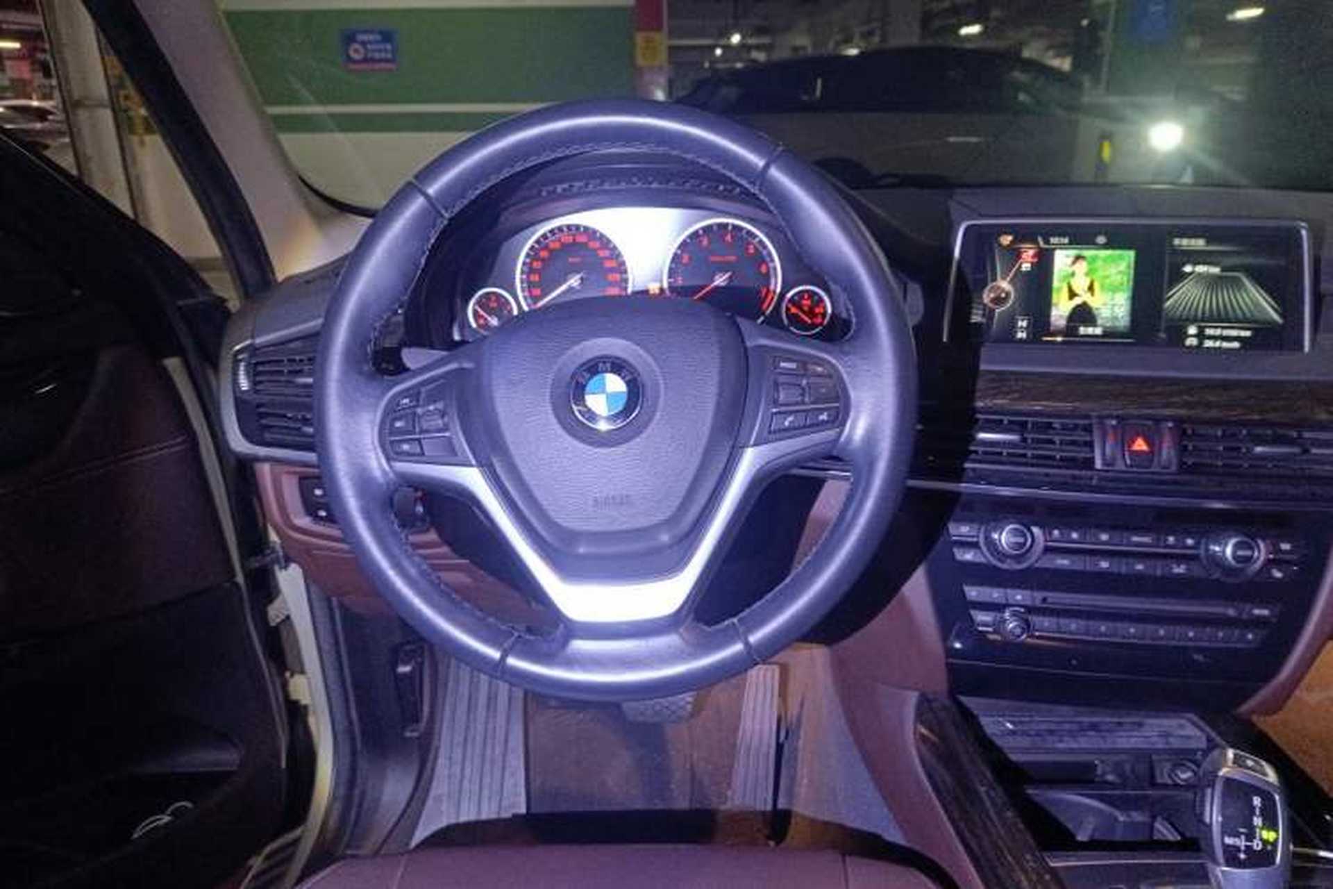 Used BMW X5 2014 xDrive35i Luxury Edition Steering Wheel