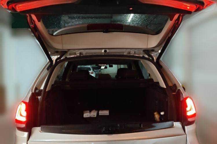 Used BMW X5 2014 xDrive35i Elegant Edition Trunk