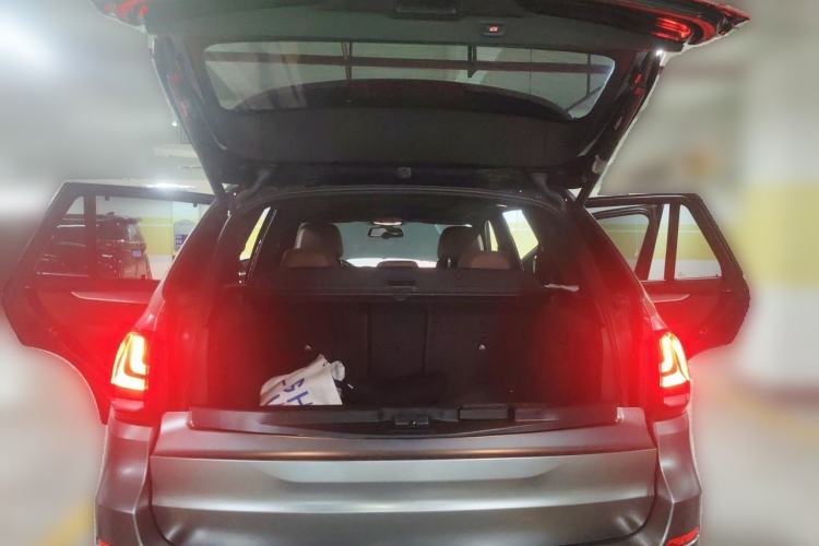 Used BMW X5 2014 xDrive35i Luxury Edition Trunk