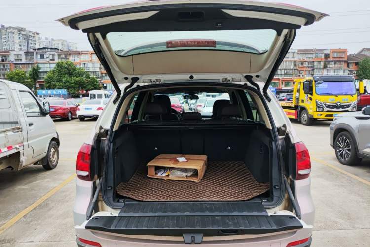 Used BMW X5 2014 xDrive35i Luxury Edition Trunk