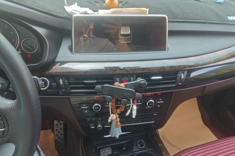 Used BMW X5 2014 xDrive35i Elegant Edition Audio And AC Panel