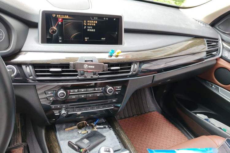 Used BMW X5  Audio And AC Panel