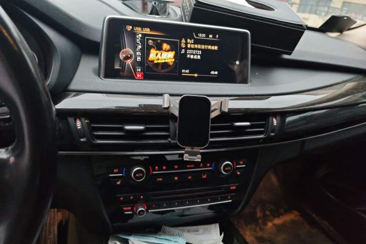 Used BMW X5 2014 xDrive35i Luxury Edition Audio And AC Panel