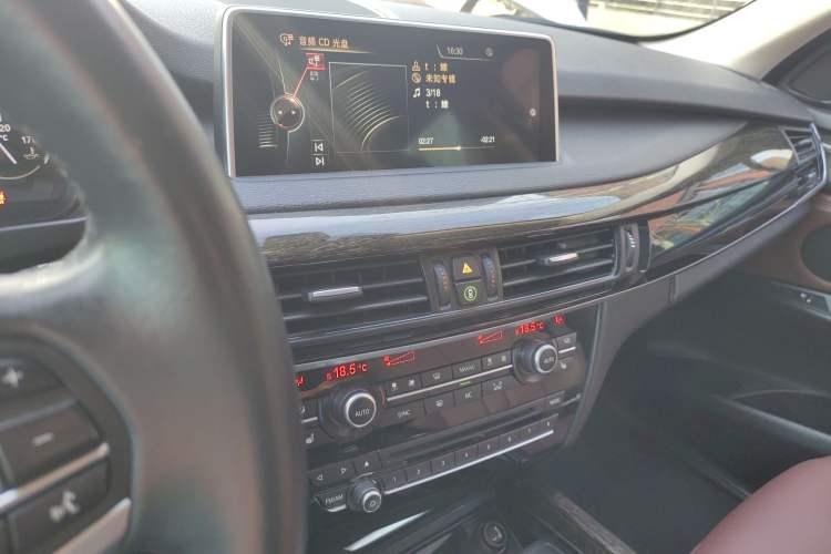 Used BMW X5 2014 xDrive35i Luxury Edition Audio And AC Panel
