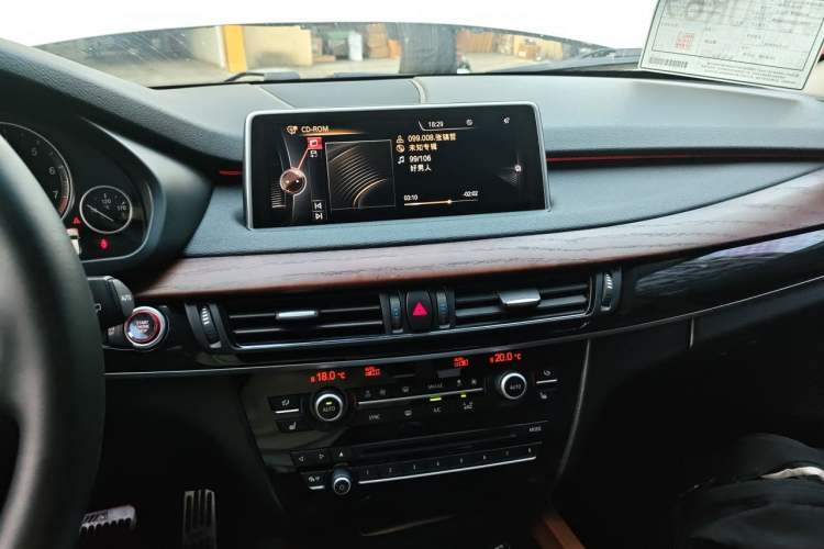 Used BMW X5  Audio And AC Panel