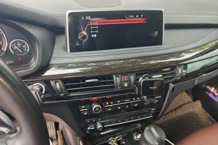 Used BMW X5 2014 xDrive50i M Sport Edition Audio And AC Panel