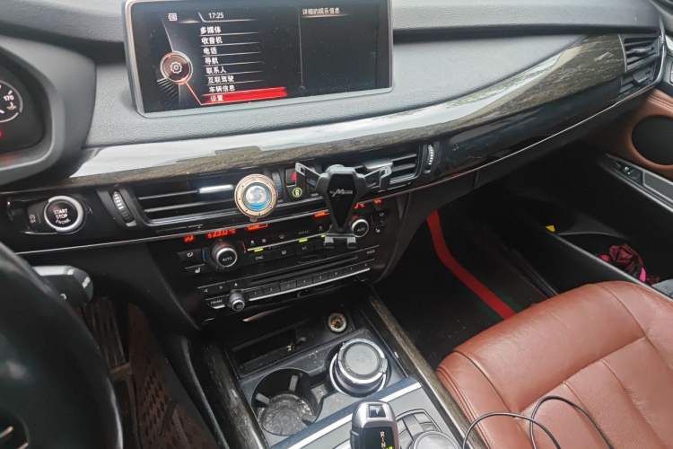 Used BMW X5 2014 xDrive35i Luxury Edition Audio And AC Panel
