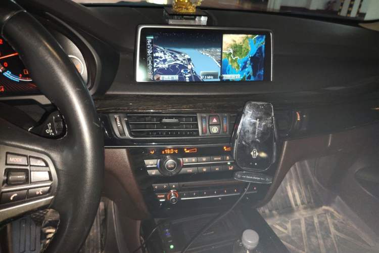 Used BMW X5 2014 xDrive35i Luxury Edition Audio And AC Panel