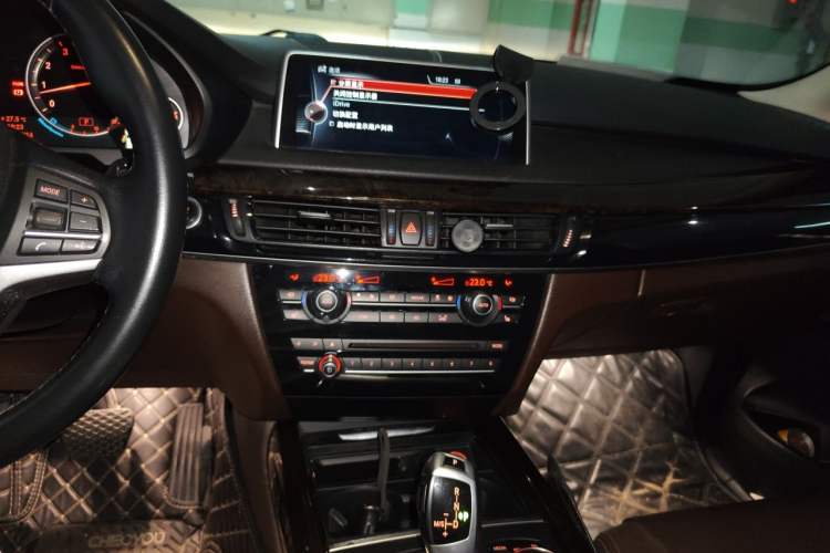 Used BMW X5 2014 xDrive35i Elegant Edition Audio And AC Panel