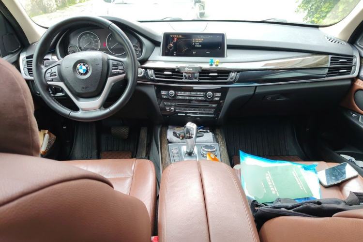 Used BMW X5  Center Console