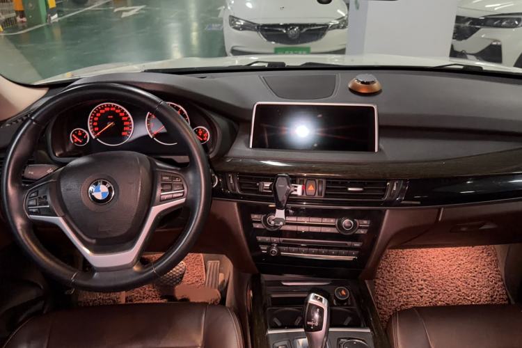 Used BMW X5 2014 xDrive35i Elegant Edition Center Console