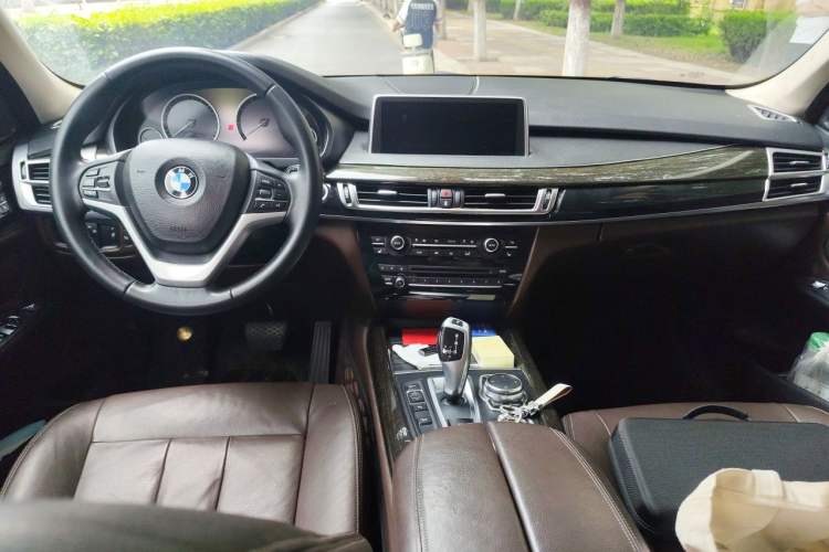 Used BMW X5 2014 xDrive35i Luxury Edition Center Console