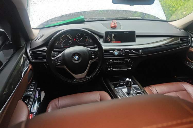 Used BMW X5 2014 xDrive35i Luxury Edition Center Console