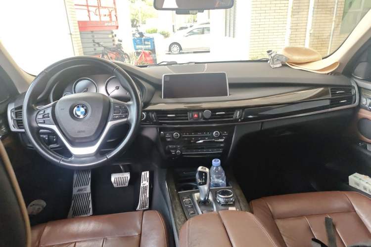 Used BMW X5 2014 xDrive35i Leading Model Center Console
