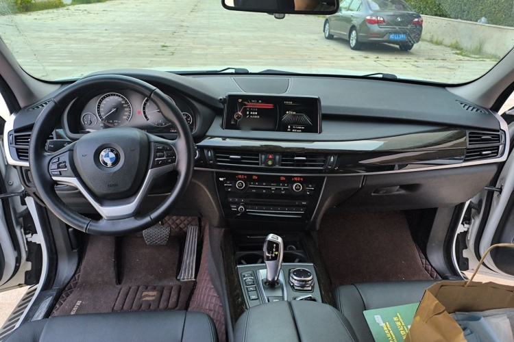 Used BMW X5 2014 xDrive35i Luxury Edition Center Console