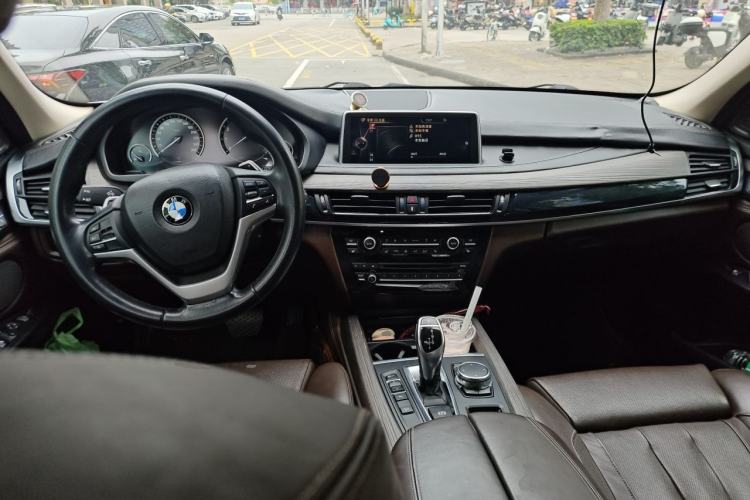 Used BMW X5 2014 xDrive35i Luxury Edition Center Console