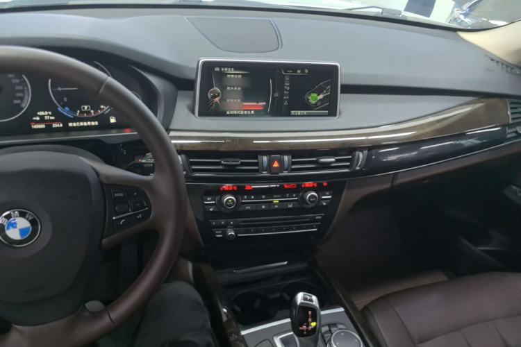 Used BMW X5 2014 xDrive35i Elegant Edition Center Console