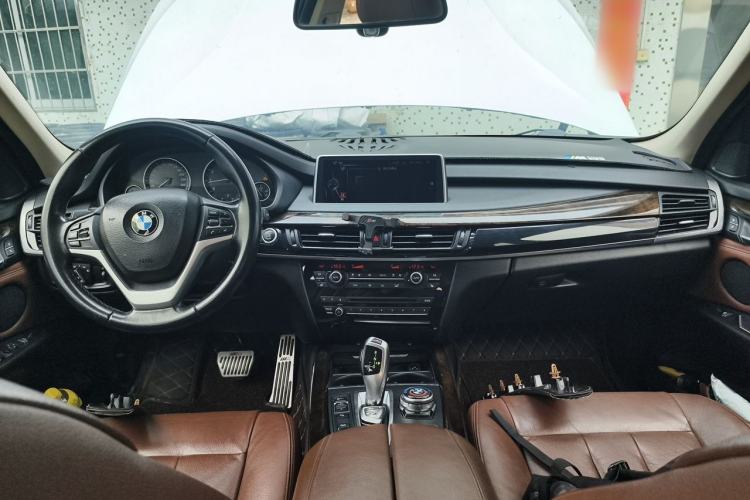 Used BMW X5 2014 xDrive35i Elegant Edition Center Console
