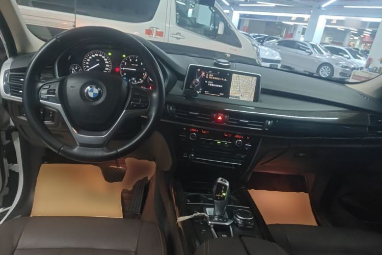 Used BMW X5 2014 xDrive35i Leading Model Center Console