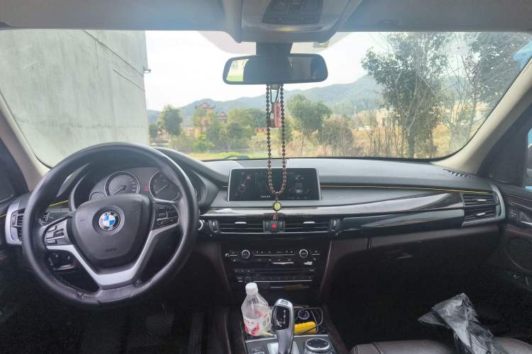 Used BMW X5 2014 xDrive35i Elegant Edition Center Console