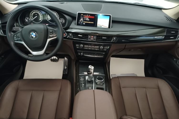 Used BMW X5 2014 xDrive35i Leading Model Center Console