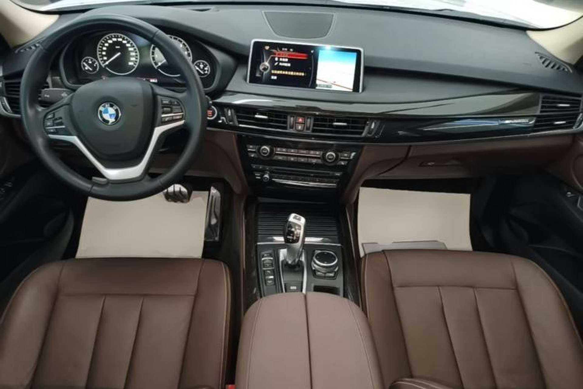 Used BMW X5 2014 xDrive35i Leading Model Center Console