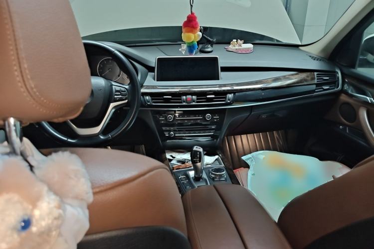 Used BMW X5 2014 xDrive35i Elegant Edition Center Console