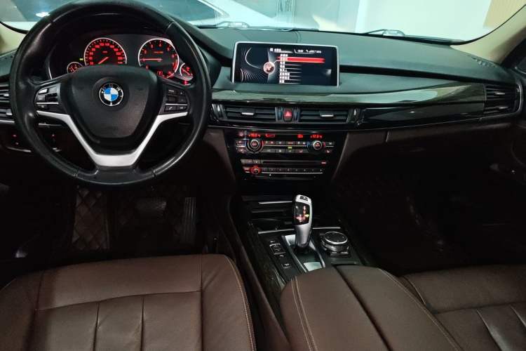 Used BMW X5 2014 xDrive35i Leading Model Center Console