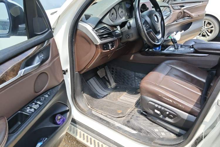 Used BMW X5 2014 xDrive35i Elegant Edition Driver Seat
