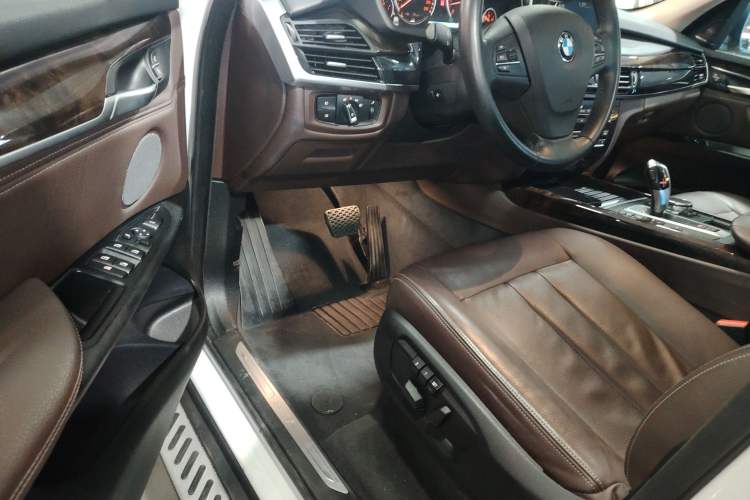 Used BMW X5 2014 xDrive35i Elegant Edition Driver Seat