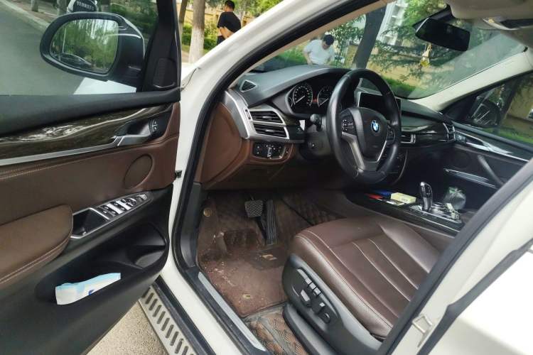 Used BMW X5 2014 xDrive35i Luxury Edition Driver Seat