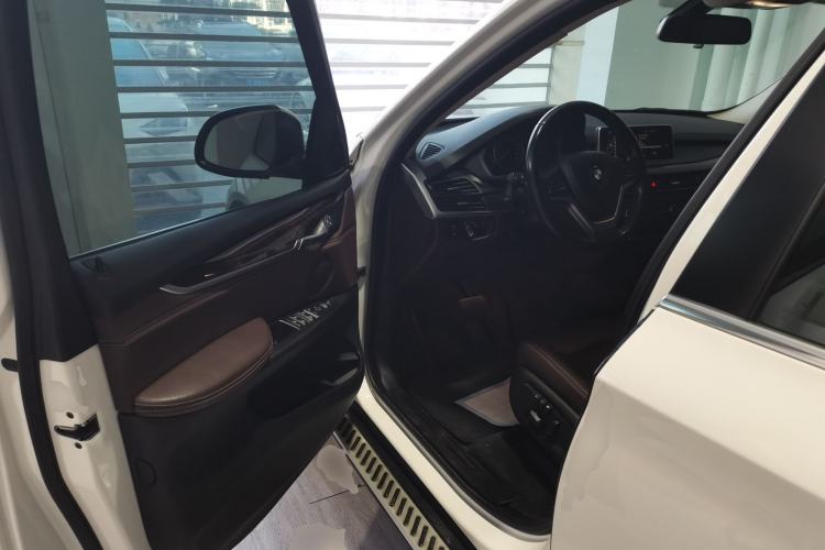 Used BMW X5 2014 xDrive35i Elegant Edition Driver Seat