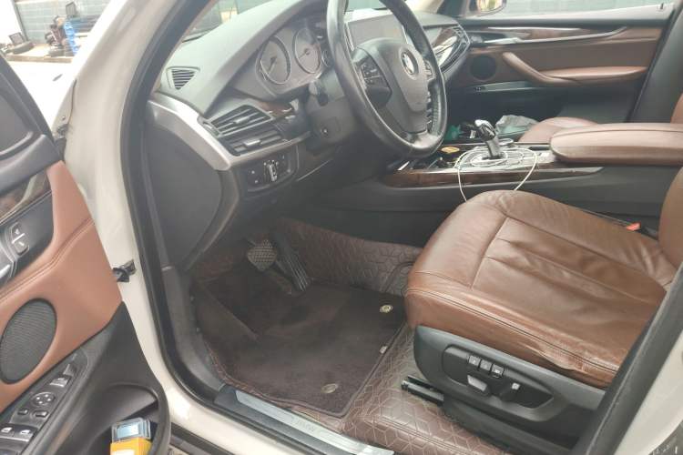 Used BMW X5 2014 xDrive35i Elegant Edition Driver Seat