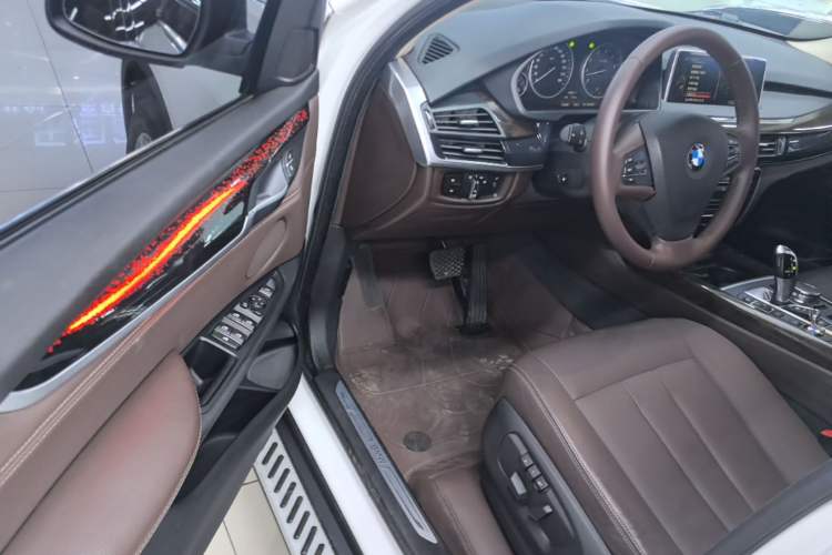 Used BMW X5 2014 xDrive35i Elegant Edition Driver Seat