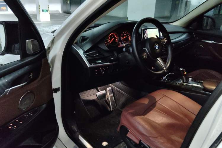 Used BMW X5 2014 xDrive35i Elegant Edition Driver Seat