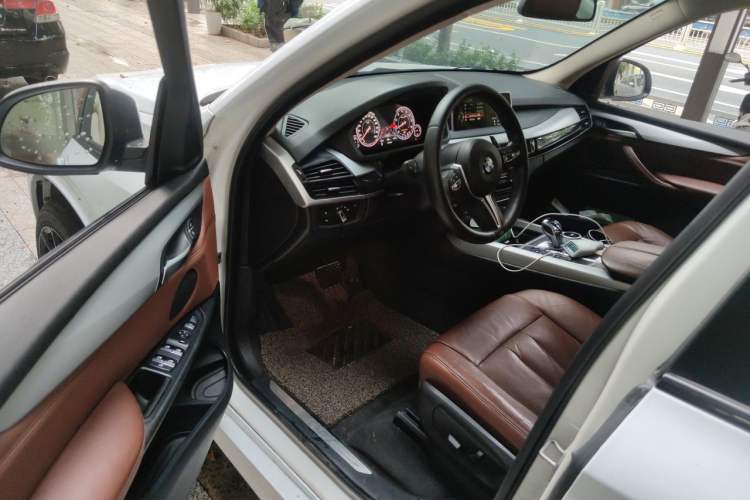 Used BMW X5 2014 xDrive35i Elegant Edition Driver Seat